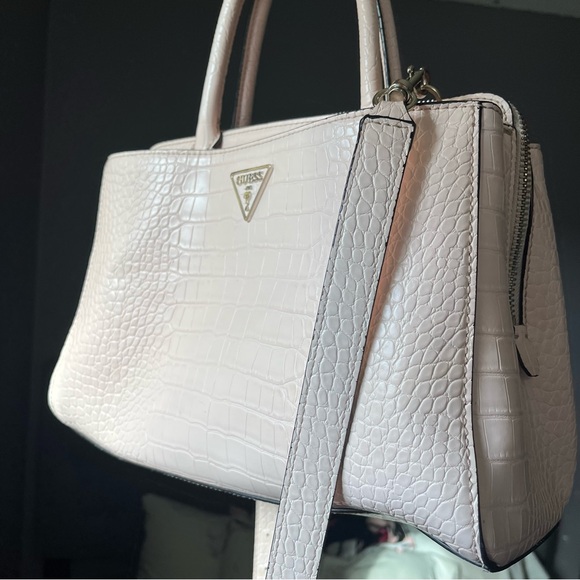 Light Pink Guess Bag - Picture 10 of 10